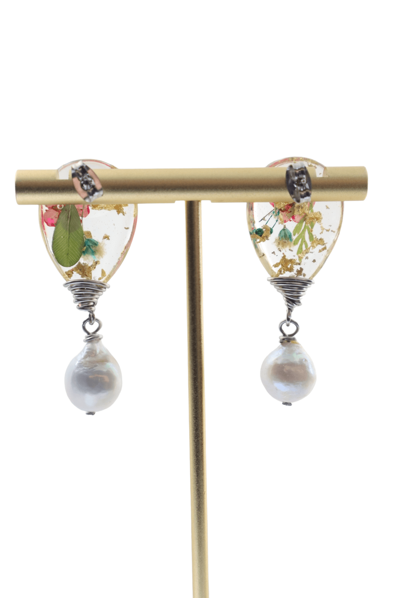 drop-pearl-earrings-wedding-flower-jewelry-vintage-inspired-earrings-kaleidoscopes-and-polka-dots
