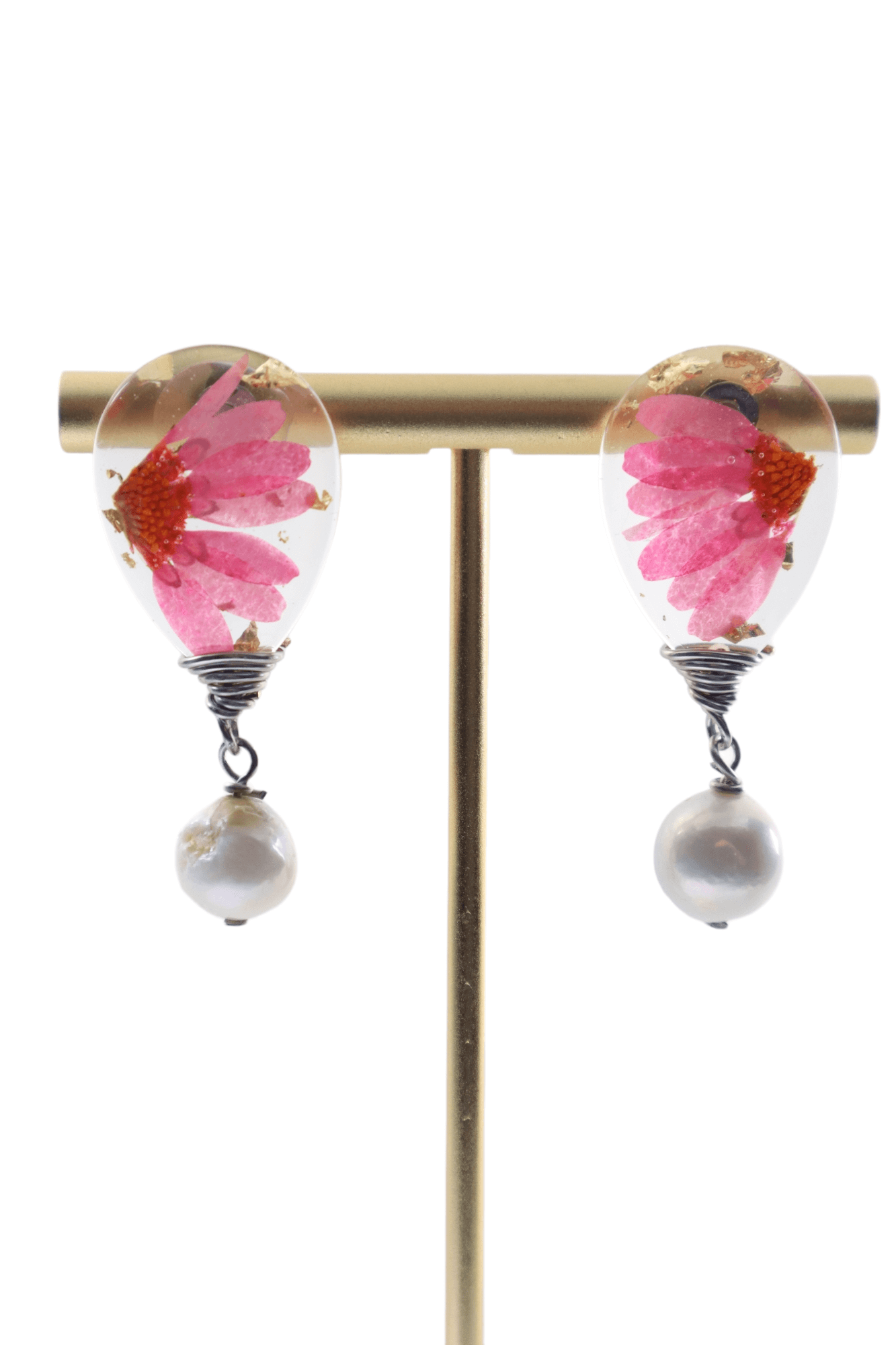 drop-pearl-earrings-wedding-flower-jewelry-vintage-inspired-earrings-kaleidoscopes-and-polka-dots