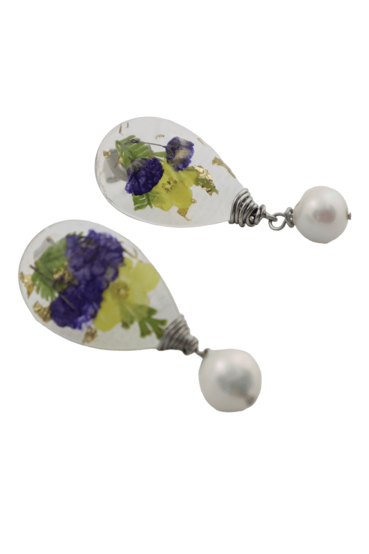 Drop-pearl-earrings-wedding---flower-resin-jewelry---Kaleidoscopes-And-Polka-Dots