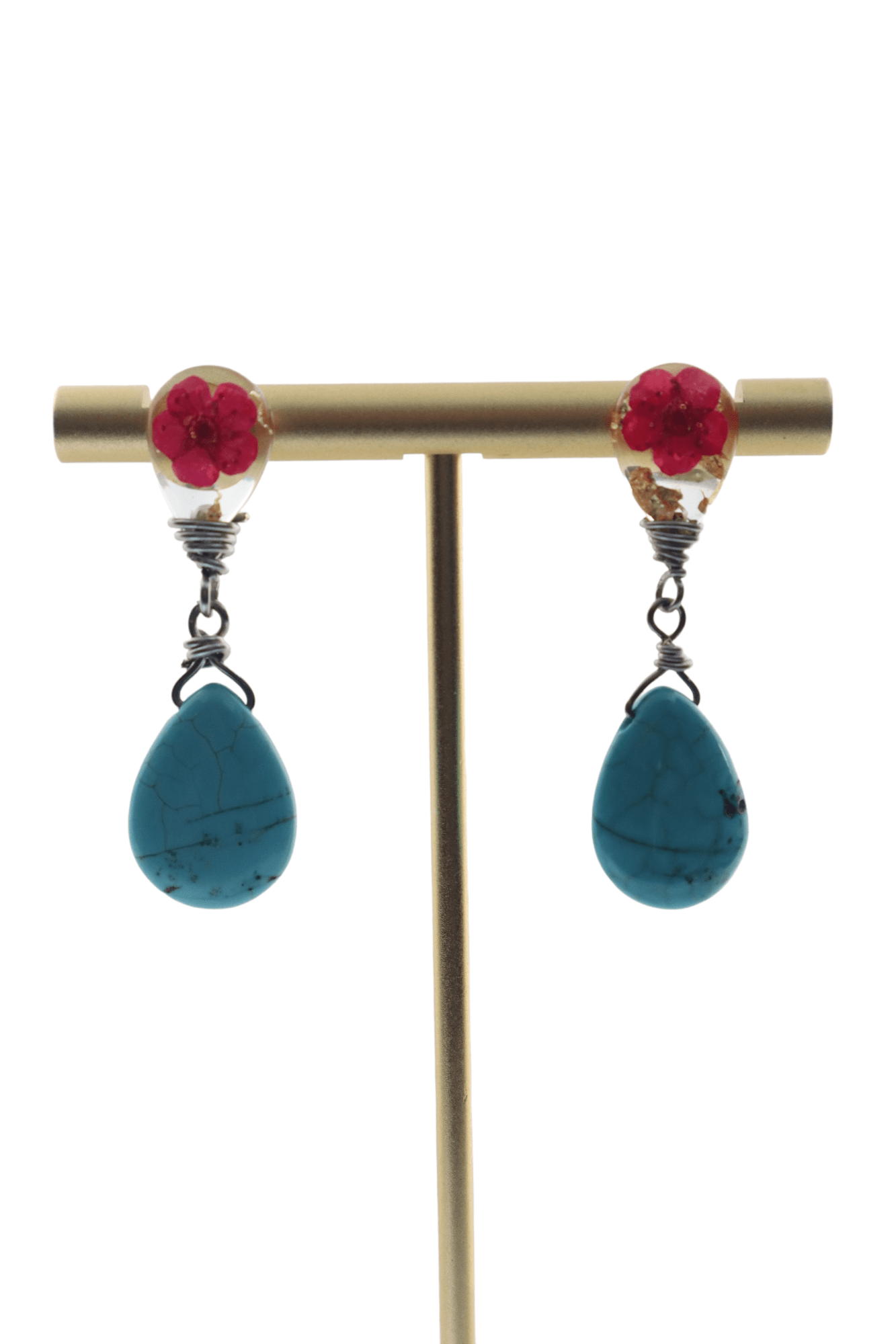 Magenta-Real-Pressed-Flower-Vintage-inspired-jewelry---flower-jewelry---Kaleidoscopes-And-Polka-Dots