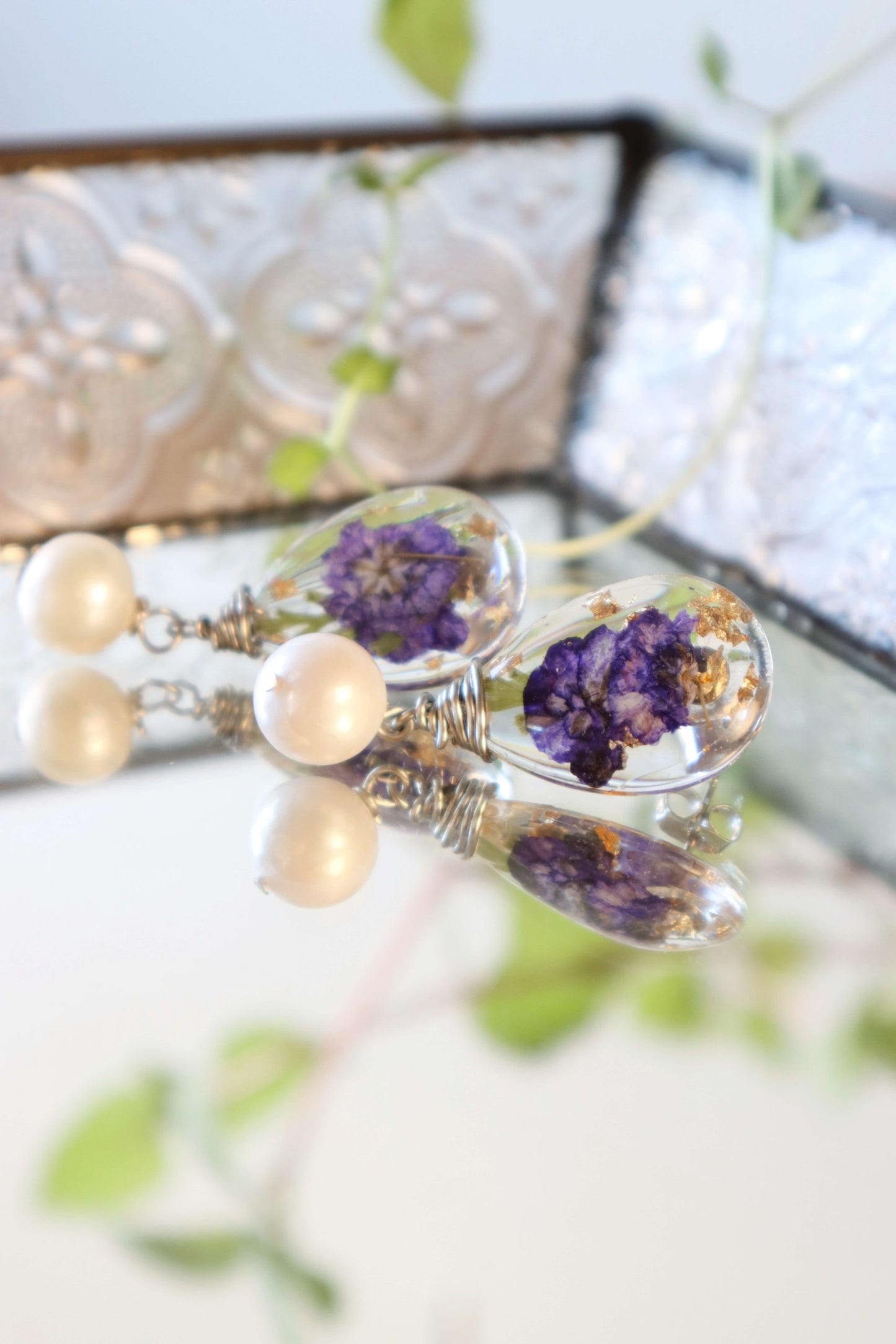 Wedding-Pearl-Earrings---pressed-flower-jewelry---romantic-jewelry---vintage-inspired---Kaleidoscopes-And-Polka-Dots