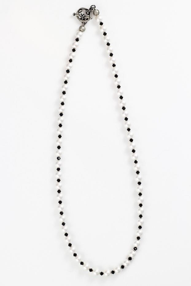 classic-pearl-necklace-with-black-crystals