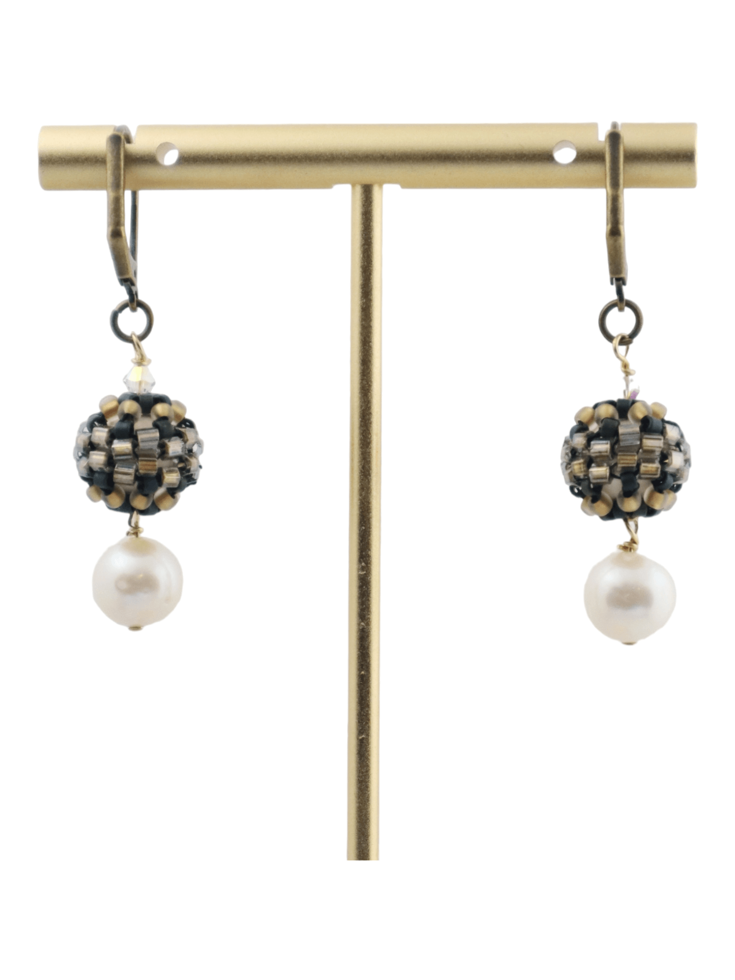 Graceful-Pearl-Drop-Earrings-For-Your-Wedding---Green-&-Gold---Kaleidoscopes-And-Polka-Dots