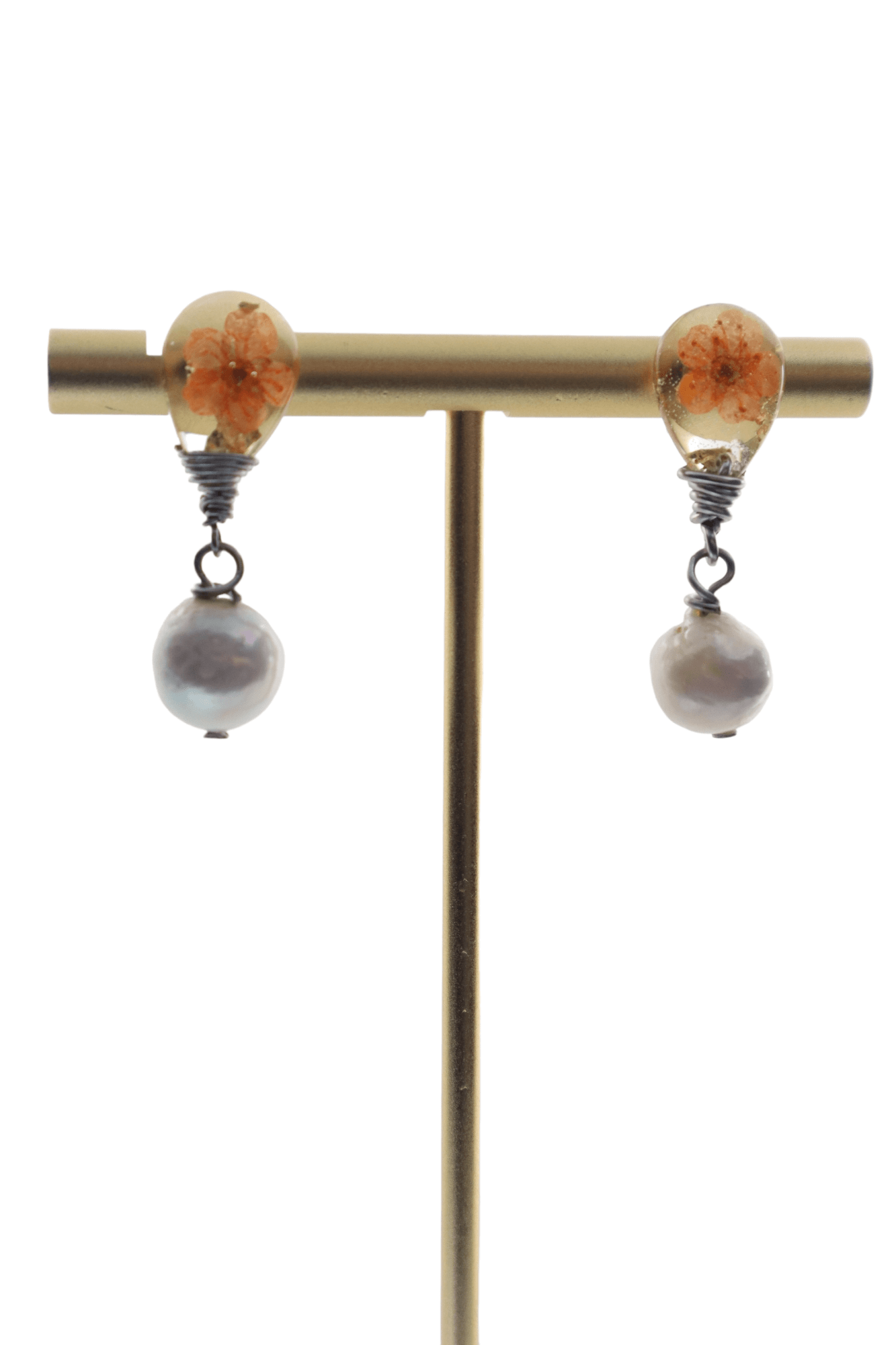 Simple-pearl-drop-earrings---romantic-jewelry---flower-jewelry---Kaleidoscopes-And-Polka-Dot