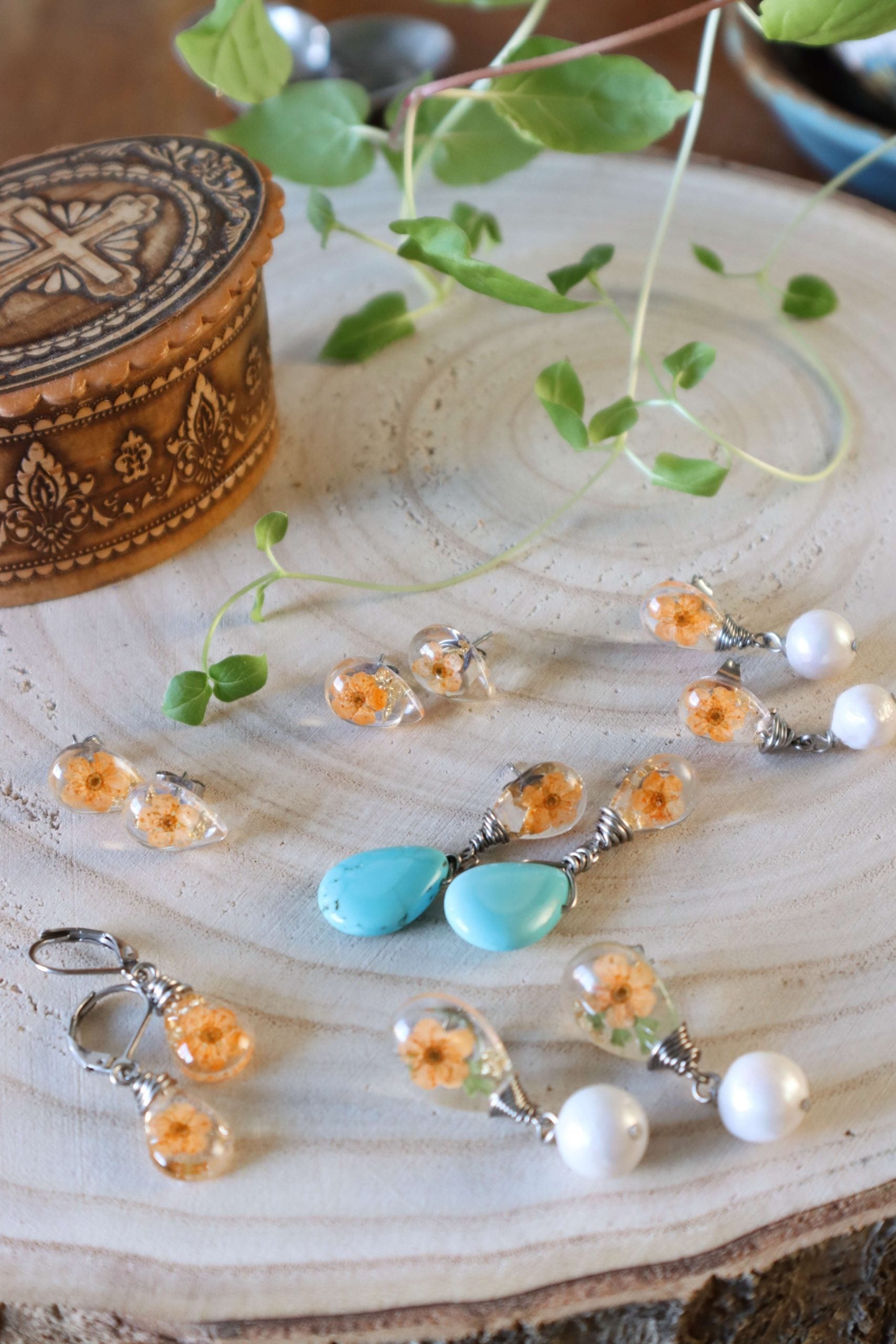 Flower-earrings---jewelry-flower---garden-jewelry---flower-jewelry---Kaleidoscopes-And-Polka-Dots