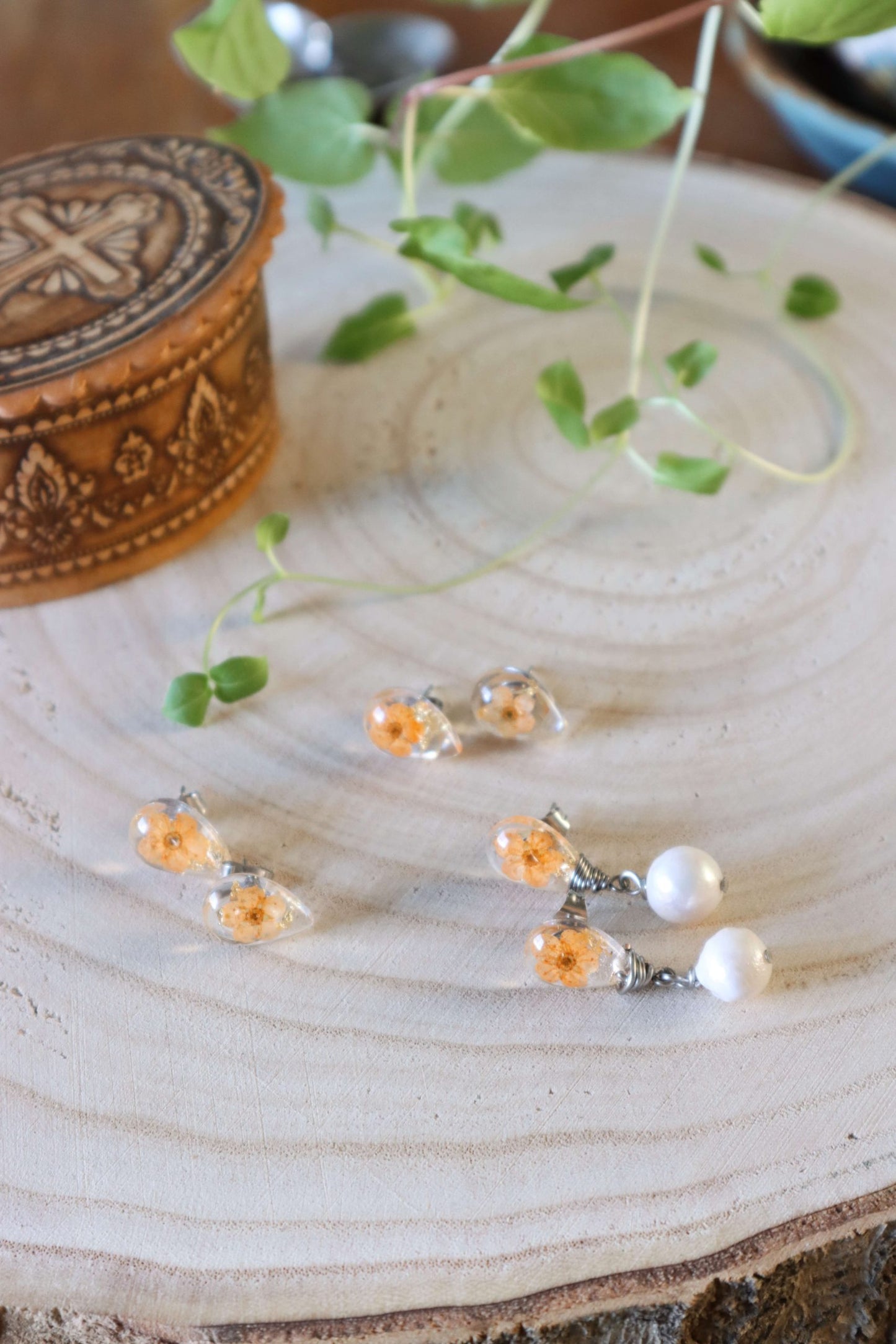Orange-flower-earrings---pressed-flower-earrings---vintage-inspired-jewelry---flower-jewelry---Kaleidoscopes-And-Polka-Dots