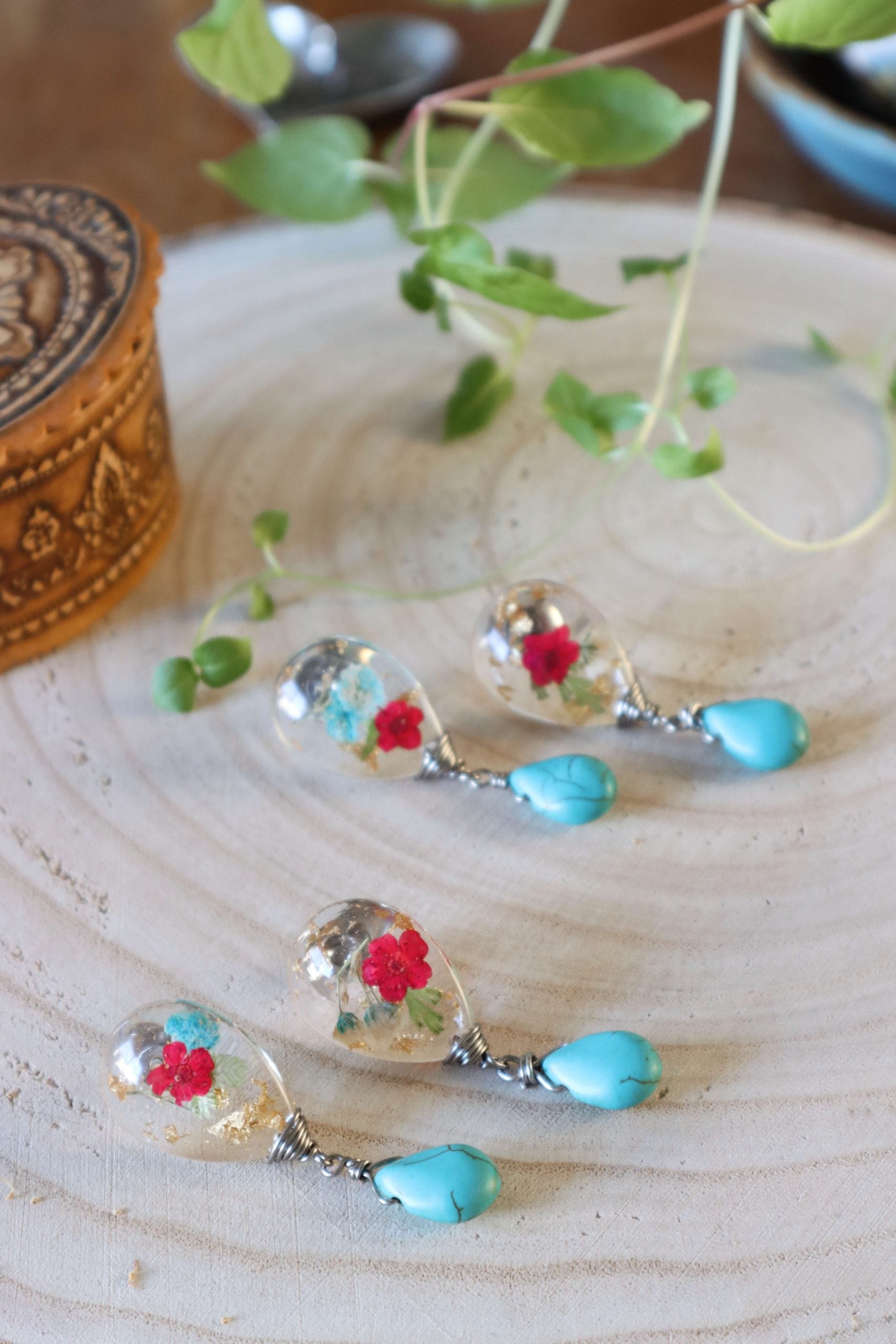 Resin-flower-earrings---turquoise-earrings---romantic-jewelry---flower-jewelry---Kaleidoscopes-And-Polka-Dots