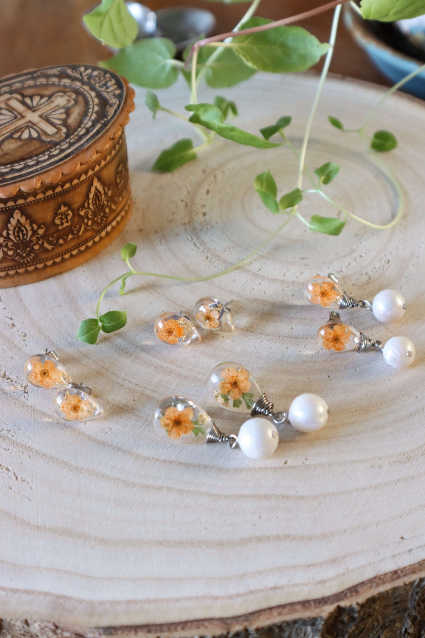 Vintage-inspired-jewelry---teardrop-flower-earrings---flower-jewelry---romantic-jewelry---Kaleidoscopes-And-Polka-Dots