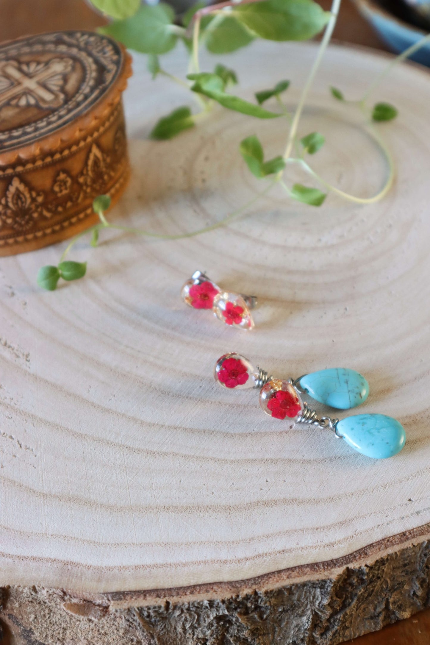 Viva Magenta Resin Stud Earrings With Turquoise Dangle Beads